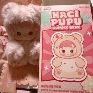 Authentic Pop Mart Hacipupu
Gummy Bear Peach Flavor Plush
Pendant